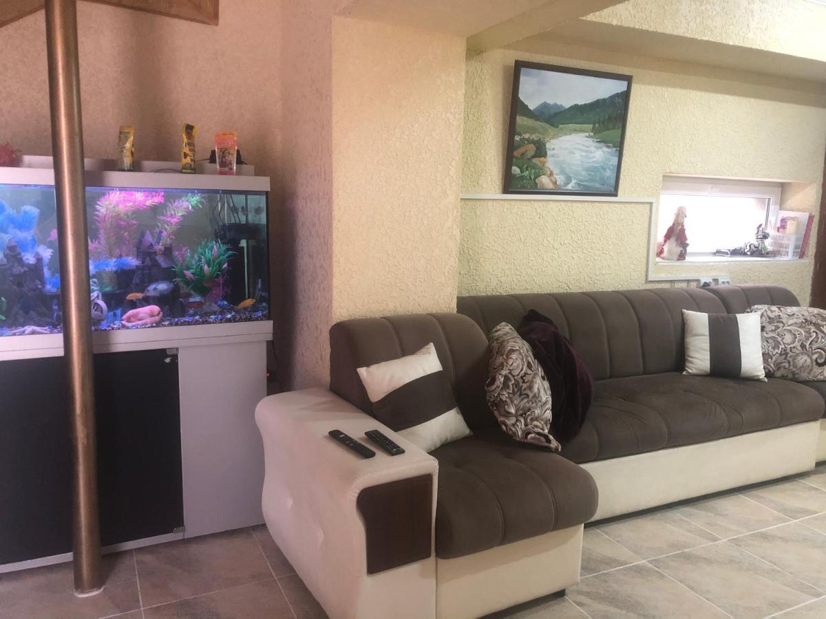 Sweet Home Hostel Bishkek Ngoại thất bức ảnh