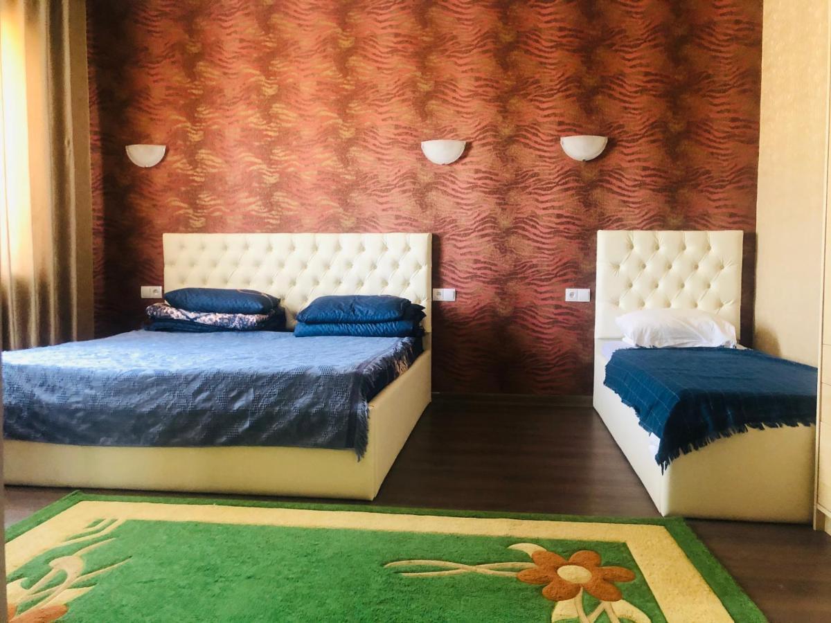 Sweet Home Hostel Bishkek Ngoại thất bức ảnh