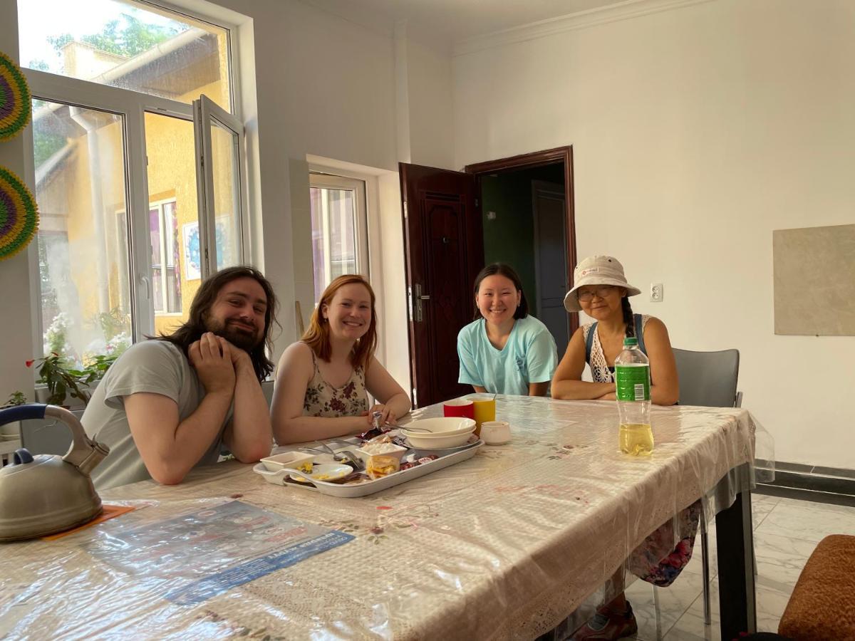 Sweet Home Hostel Bishkek Ngoại thất bức ảnh