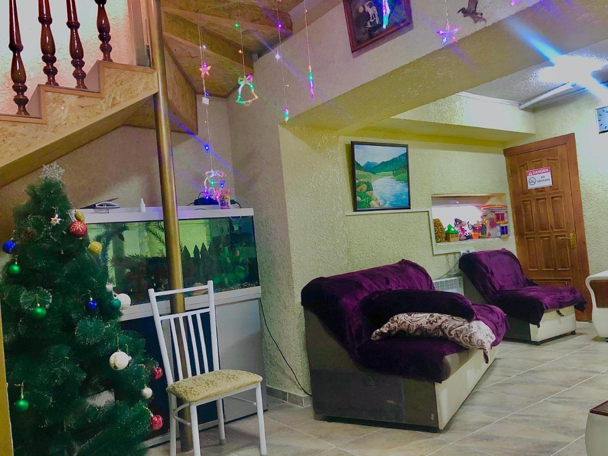 Sweet Home Hostel Bishkek Ngoại thất bức ảnh