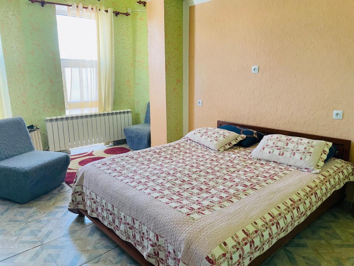 Sweet Home Hostel Bishkek Ngoại thất bức ảnh
