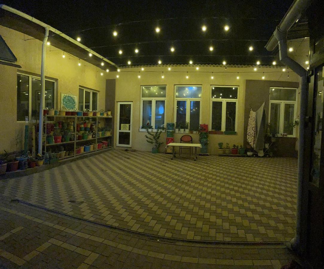 Sweet Home Hostel Bishkek Ngoại thất bức ảnh